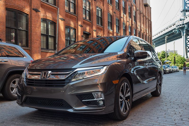 أبرز أشكال المصابيح الأمامية للسيارات بموديلات 2018 "30 صورة" 18