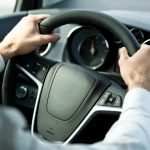“بالفيديو” شاهد 10 أخطاء أثناء القيادة تدمر سيارتك احترس من ارتكابها 2