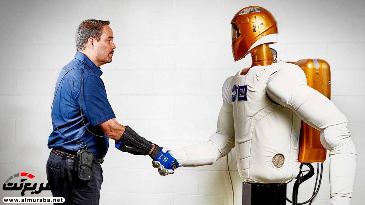 "بالصور" 8 مرات وصلت فيها شركات السيارات إلى الفضاء 3