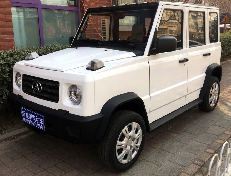 “بالصور” سيارة صينية تقليد G-Class سعرها 14,750 ريال وقوتها 6.7 حصان