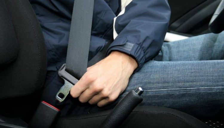 الشروع في تنفيذ إجراءات الضبط الآلي لمخالفات عدم ربط حزام الأمان واستخدام الجوال