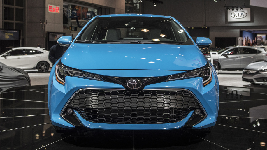 تويوتا كورولا هاتشباك 2019 وصلت إلى نيويورك بشكلها الجديد كلياً تويوتا كورولا هاتشباك 2019 وصلت إلى نيويورك بشكلها الجديد كلياً 2