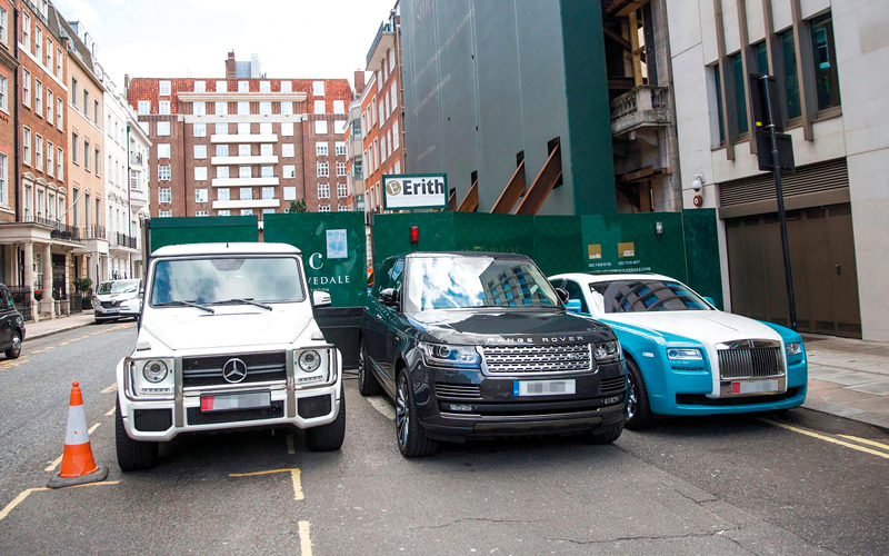 “الإمارات” قرار بمنع استخدام سيارات عليها لوحات أرقام الدولة في المملكة المتحدة