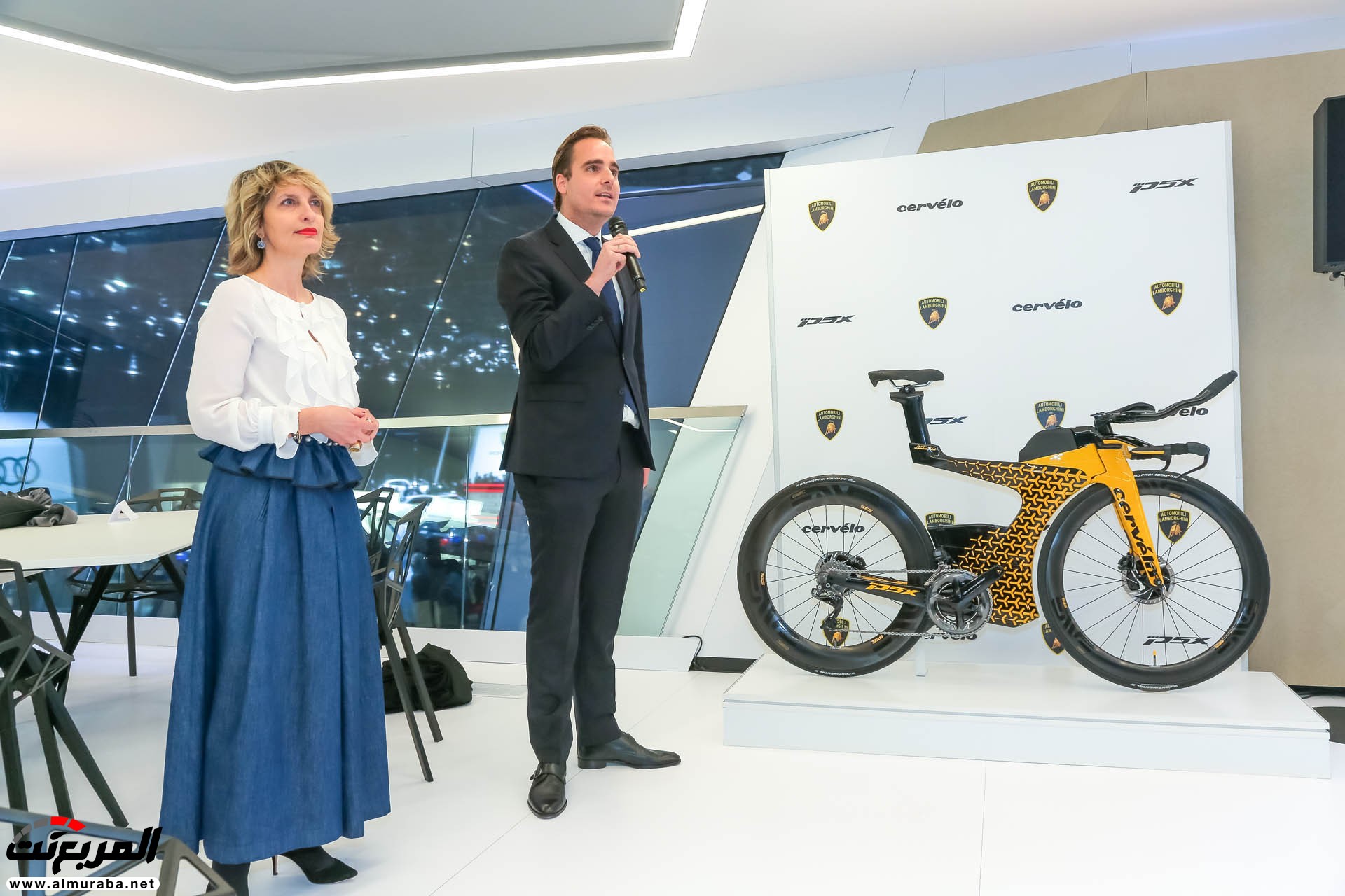 دراجة P5X لامبورجيني الجديدة تكشف نفسها في جنيف دراجة P5X لامبورجيني الجديدة تكشف نفسها في جنيف 10