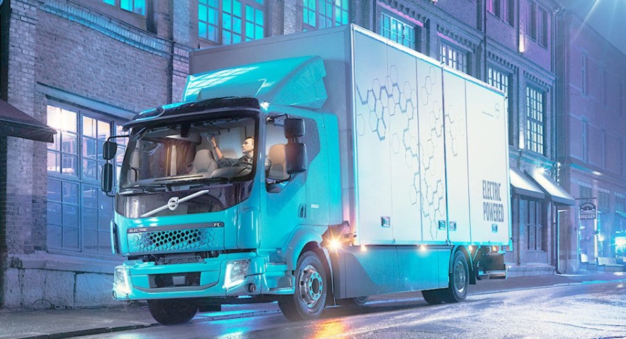 الكشف رسمياً عن أول شاحنة فولفو كهربائية بالكامل