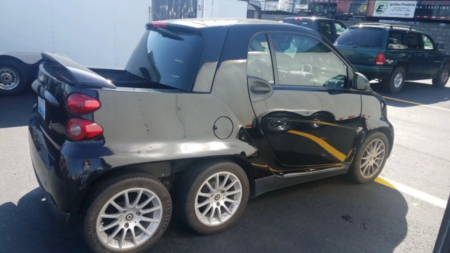 "بالصور" شخص صنع أول سيارة سمارت فورتو 6x6 في العالم 1