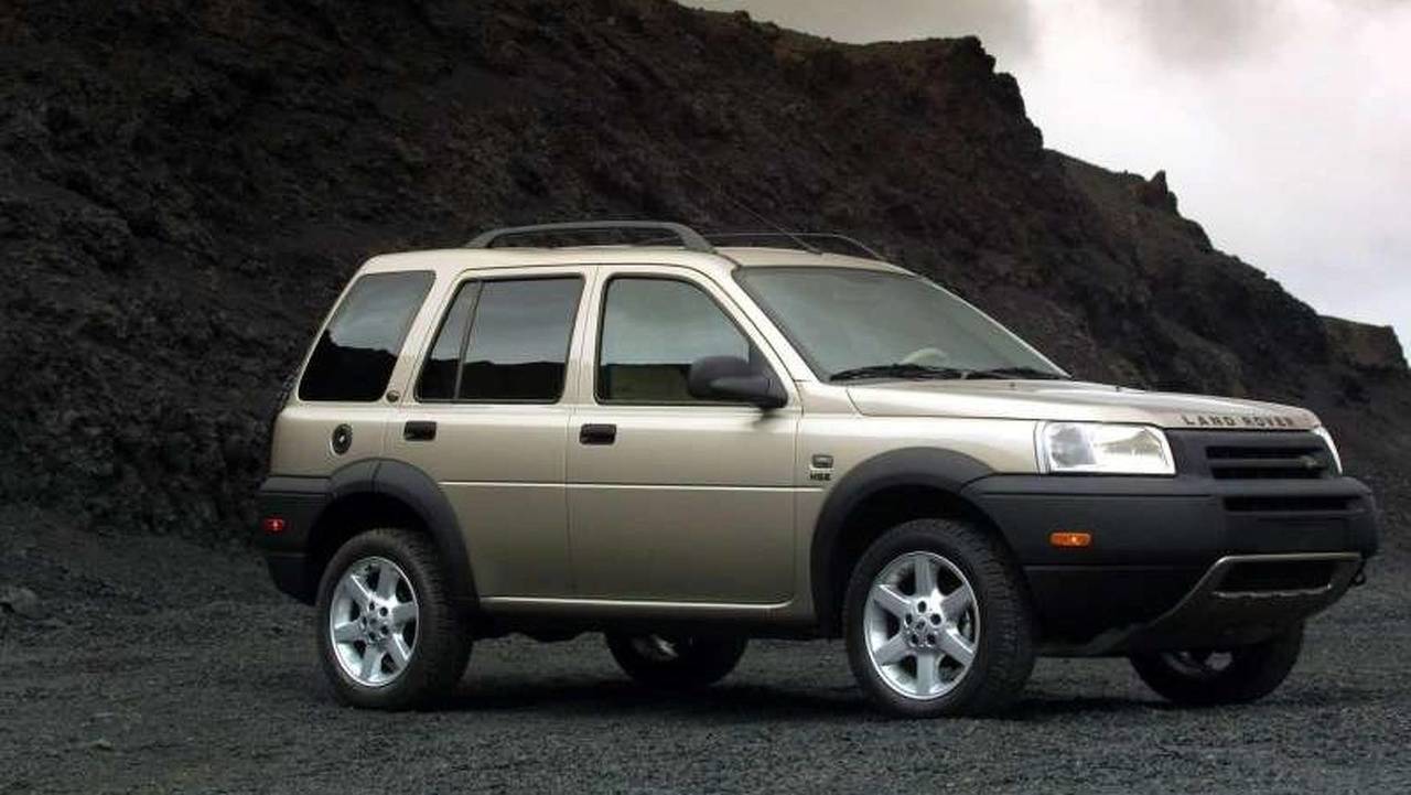 "بالصور" نظرة على أهم سيارات لاند روفر خلال 70 عاماً وتاريخ الشركة 6