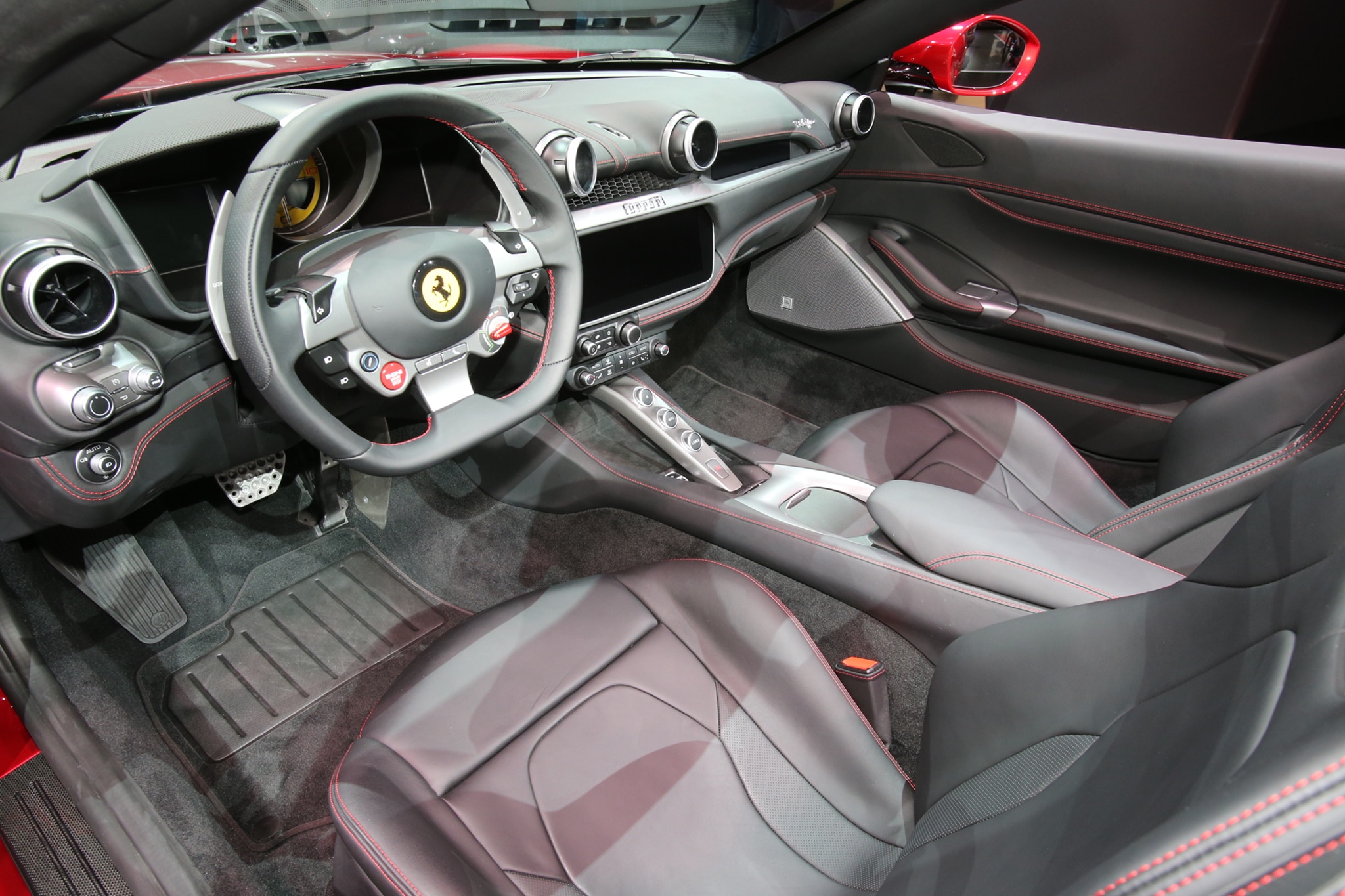 تجربة قيادة فيراري بورتوفينو 2018 الجديدة بديلة كالفورنيا تي + المواصفات والأسعار تجربة قيادة فيراري بورتوفينو 2018 الجديدة بديلة كالفورنيا تي + المواصفات والأسعار 7