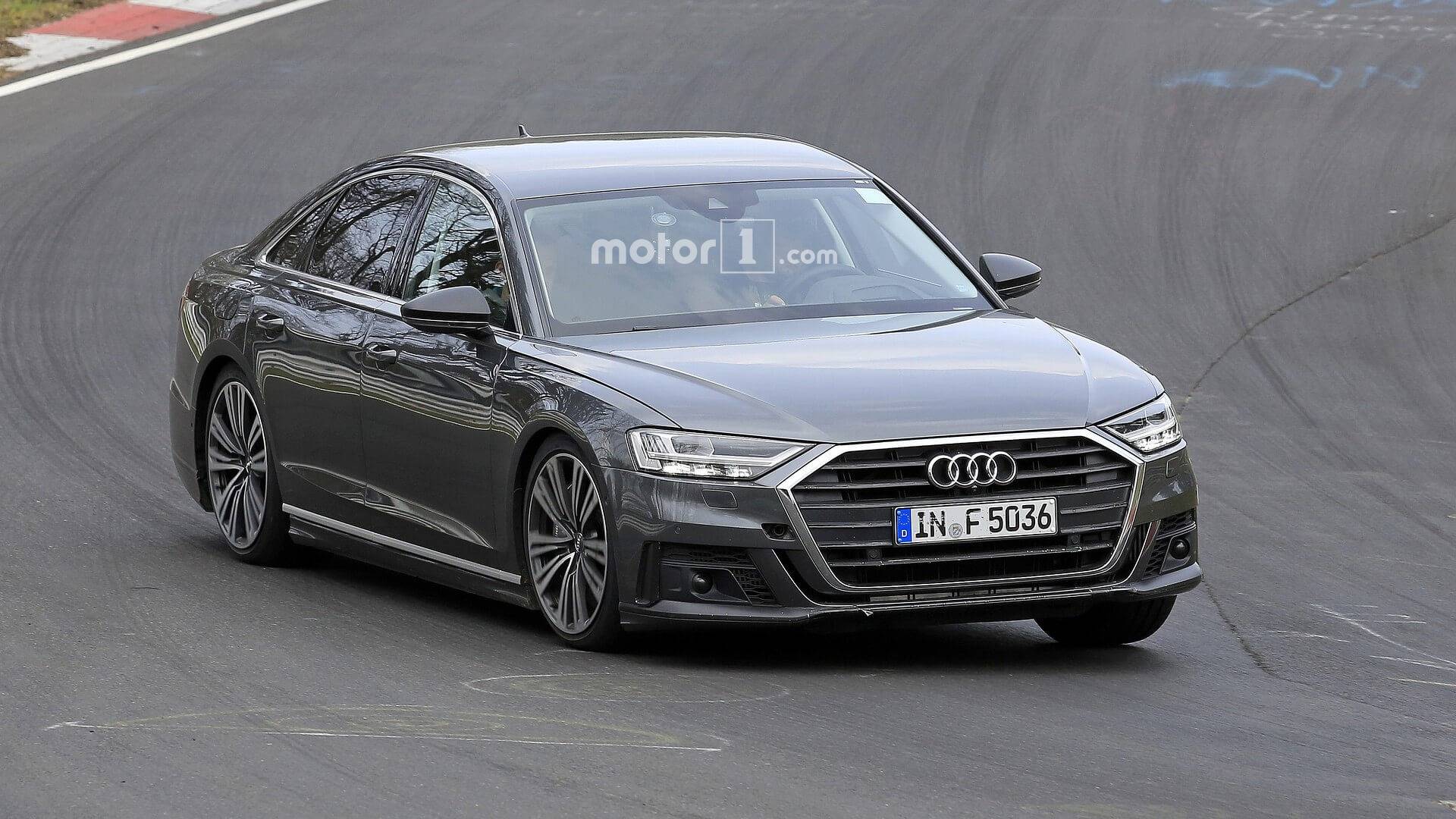 أودي S8 الجيل القادم تظهر أثناء اختبارها بدون تمويهات بقوة 540 حصان 1