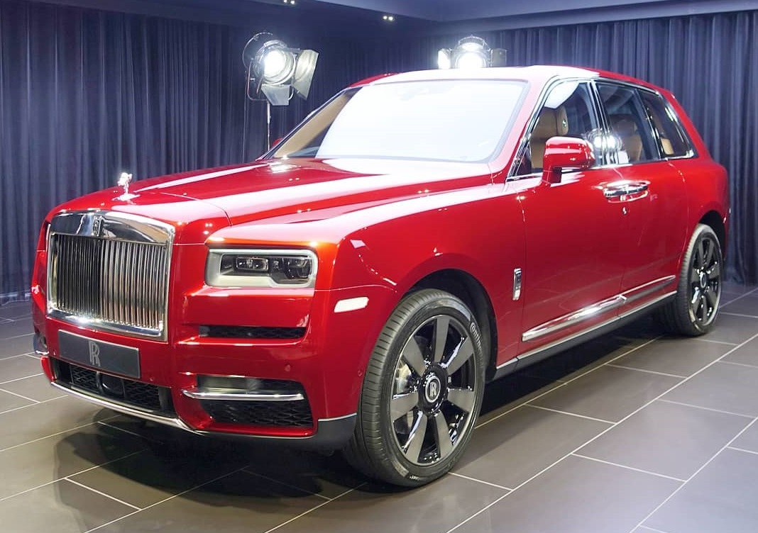 رولز رويس كولينان 2019 تدشن نفسها رسمياً كأفخم سيارة SUV في العالم “تقرير ومواصفات وأسعار”