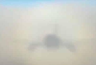 "بالفيديو" طيار سعودي يصور طائرته تصطدم بظلها في السحاب 10