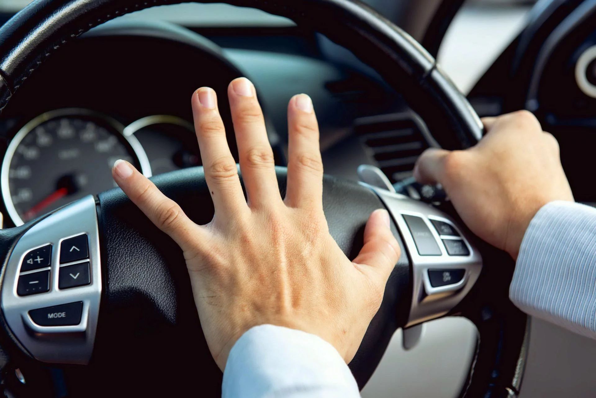 “خبراء”: هكذا تتفادى الغضب وتتعامل معه على الطريق أثناء القيادة