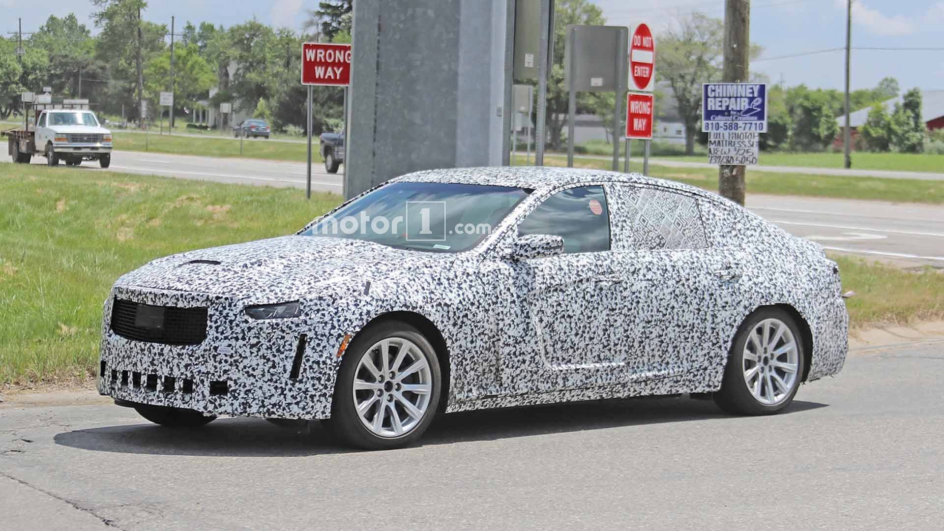 كاديلاك CT5 تظهر لأول مرة أثناء اختبارها بشكل رياضي 8