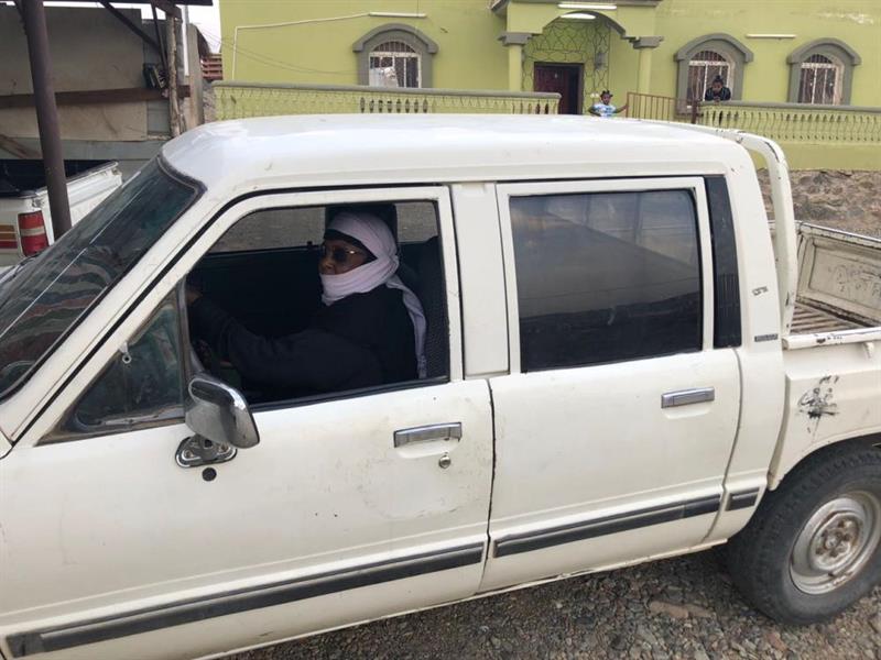 قصة مسنة مع قيادة السيارات منذ 40 عام بالباحة 4