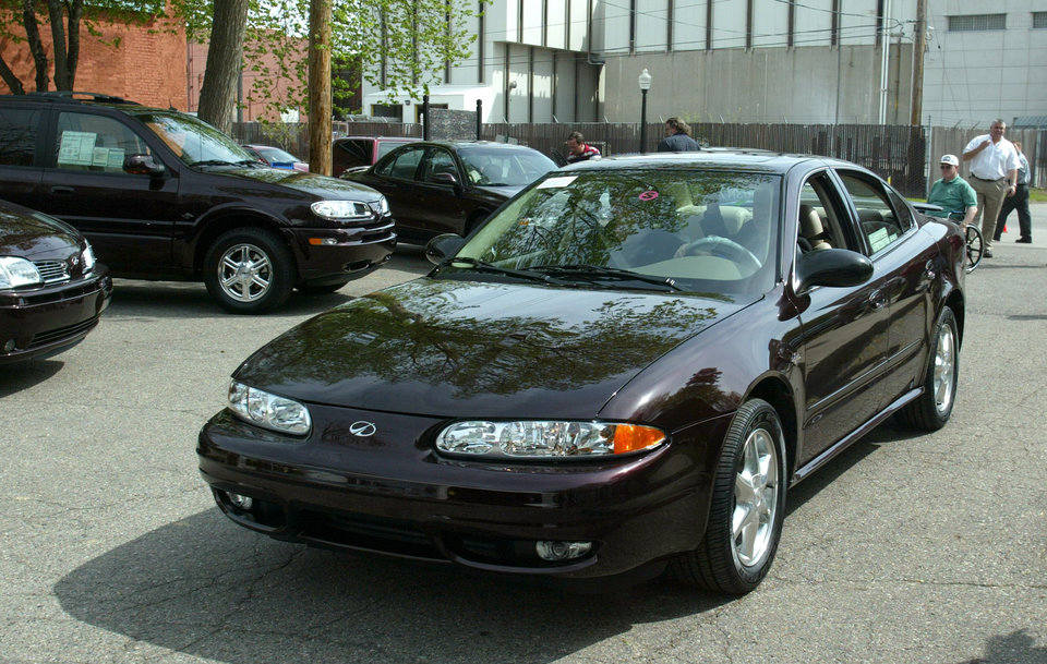 11 شركة سيارات عالمية اختفت من الأسواق خلال آخر 20 عاما "صور وتفاصيل" 11 شركة سيارات عالمية اختفت من الأسواق خلال آخر 20 عاما "صور وتفاصيل" 7