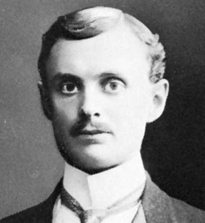 قصة شعار رولز رويس تمثال "روح النشوة" وكيف أصبح رمزاً للفخامة قصة شعار رولز رويس تمثال "روح النشوة" وكيف أصبح رمزاً للفخامة 5