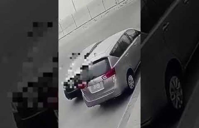 “بالفيديو” النار تشتعل في شاب أثناء محاولته حرق سيارة مواطنة بالدمام