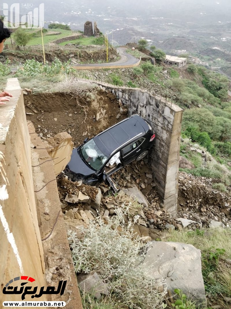 "بالصور" إبتلاع سيارة بطريق الملك فيصل بمحافظة فيفاء! "بالصور" إبتلاع سيارة بطريق الملك فيصل بمحافظة فيفاء! 6