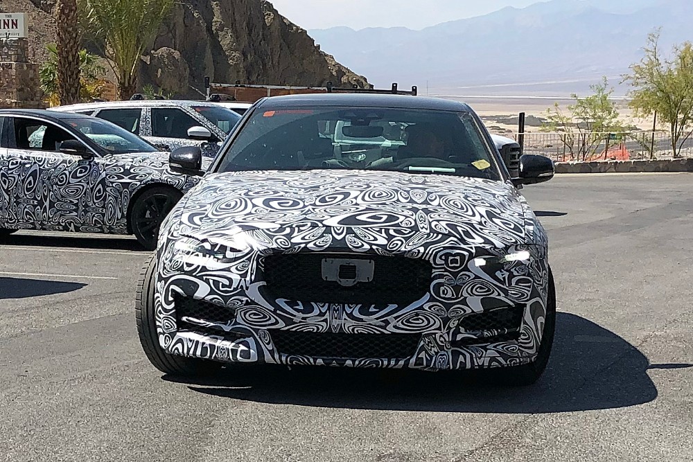 جاكوار XE 2020 الشكل الجديد ترصد أثناء اختبارها لأول مرة جاكوار XE 2020 الشكل الجديد ترصد أثناء اختبارها لأول مرة 3