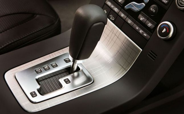 5 أسباب تؤدي إلى نتعة القير الأوتوماتيكي بتغيير السرعات