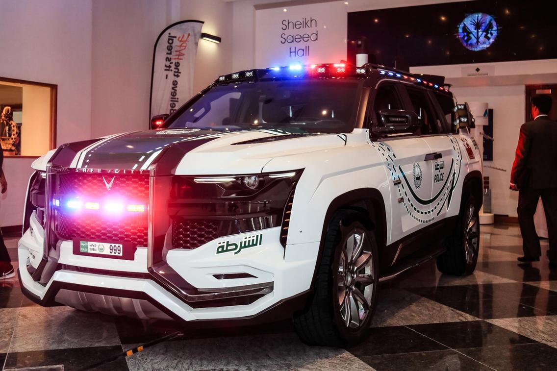 الكشف عن سيارة شرطة دبي “الوحش” الأكثر تطوراً
