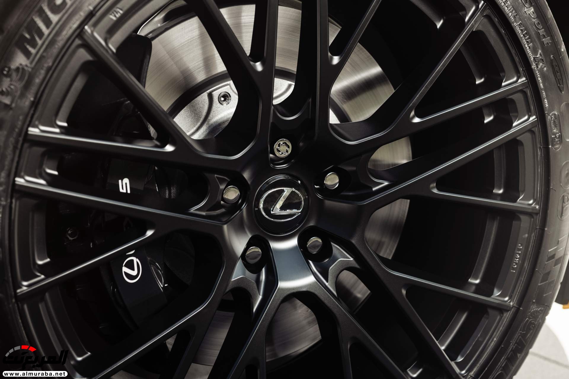 لكزس LS وES وRC يحصلون على نسخ رياضية خاصة 45