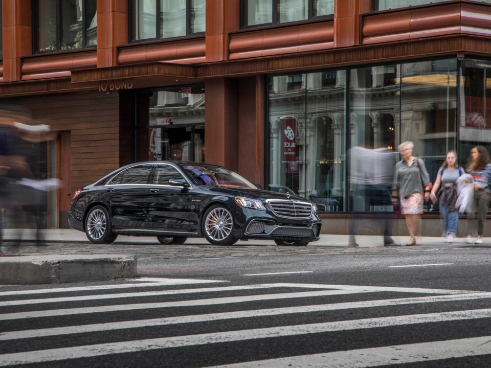 “تقرير” تعرف على أسعار تأمين أغلى 20 سيارة حول العالم