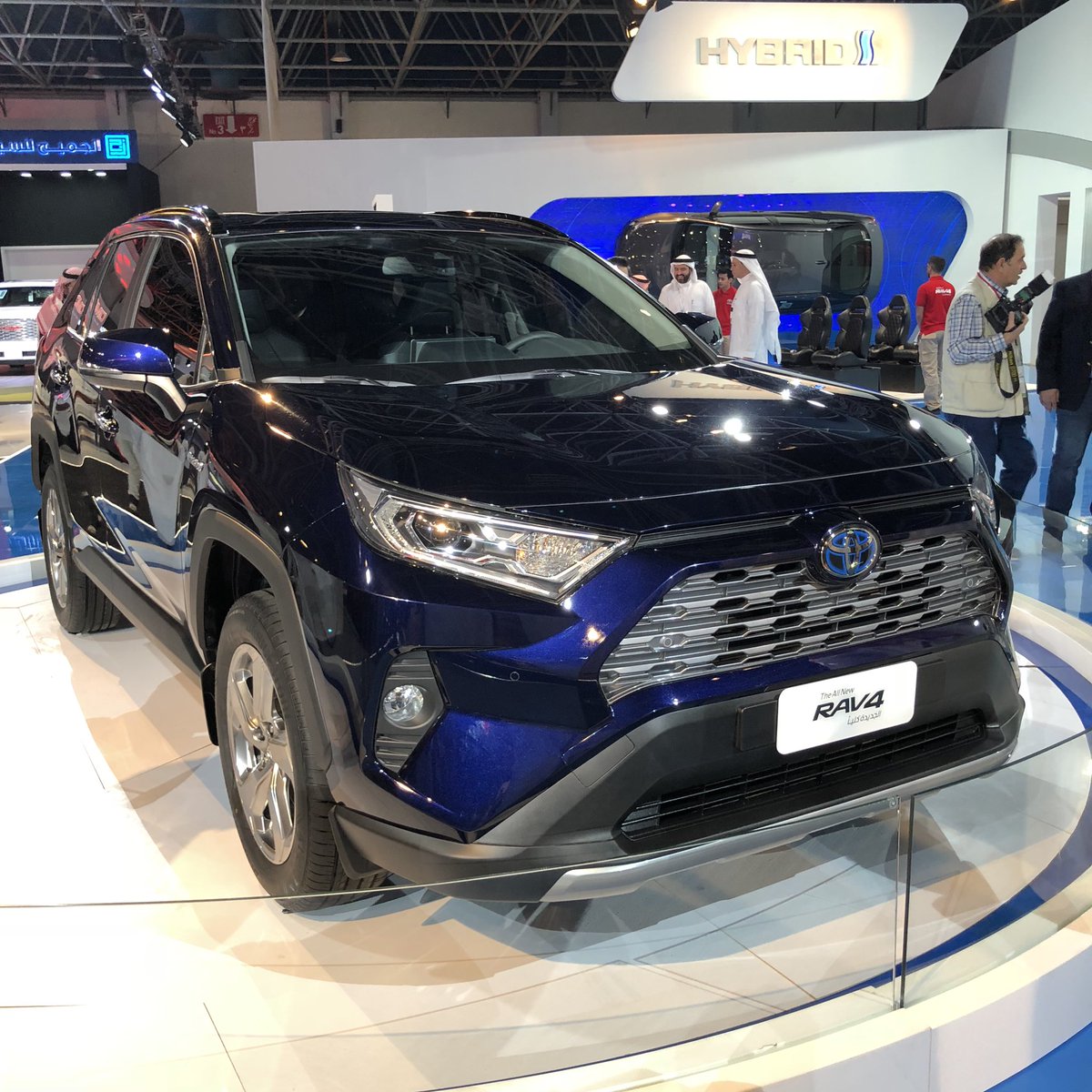 “تويوتا عبداللطيف جميل” تكشف عن راف فور ٢٠١٩ الجديدة بمعرض السيارات السعودي الدولي