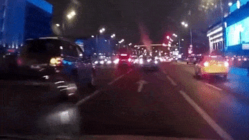 "بالفيديو" سائق يقود فولفو XC60 على طريقة لعبة GTA "بالفيديو" سائق يقود فولفو XC60 على طريقة لعبة GTA 2