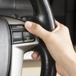 كيفية استعادة السيطرة على السيارة اذا تعطل مثبت السرعة 2