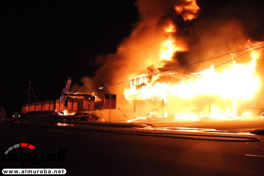 احتراق 50 سيارة كمارو وكورفيت مخصصة لمسلسل ببطولة مؤدي Hulk احتراق 50 سيارة كمارو وكورفيت مخصصة لمسلسل ببطولة مؤدي Hulk 4