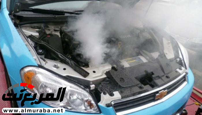 كيفية تبريد محرك السيارة عند ارتفاع حرارته كيفية تبريد محرك السيارة عند ارتفاع حرارته 2