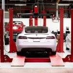 سيارات تيسلا بإمكانها الآن رصد أعطاب نفسها وطلب قطع الغيار أوتوماتيكياً سيارات تيسلا بإمكانها الآن رصد أعطاب نفسها وطلب قطع الغيار أوتوماتيكياً 2