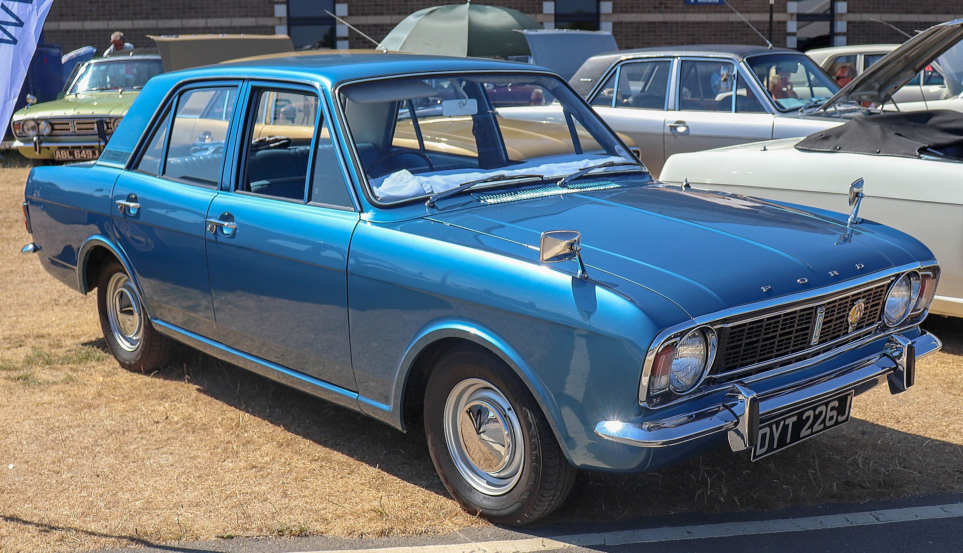 “بالصور” قصة أول سيارة صنعتها هيونداي: فورد كورتينا