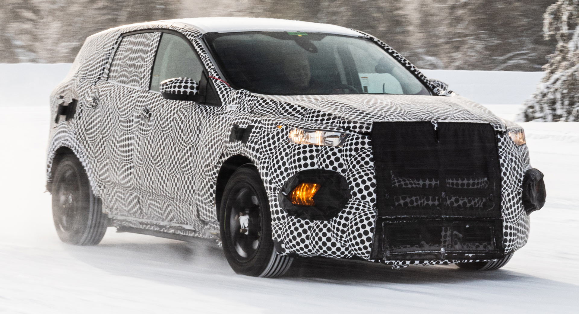 فورد موستنج SUV تظهر في صور تشويقية رسمية