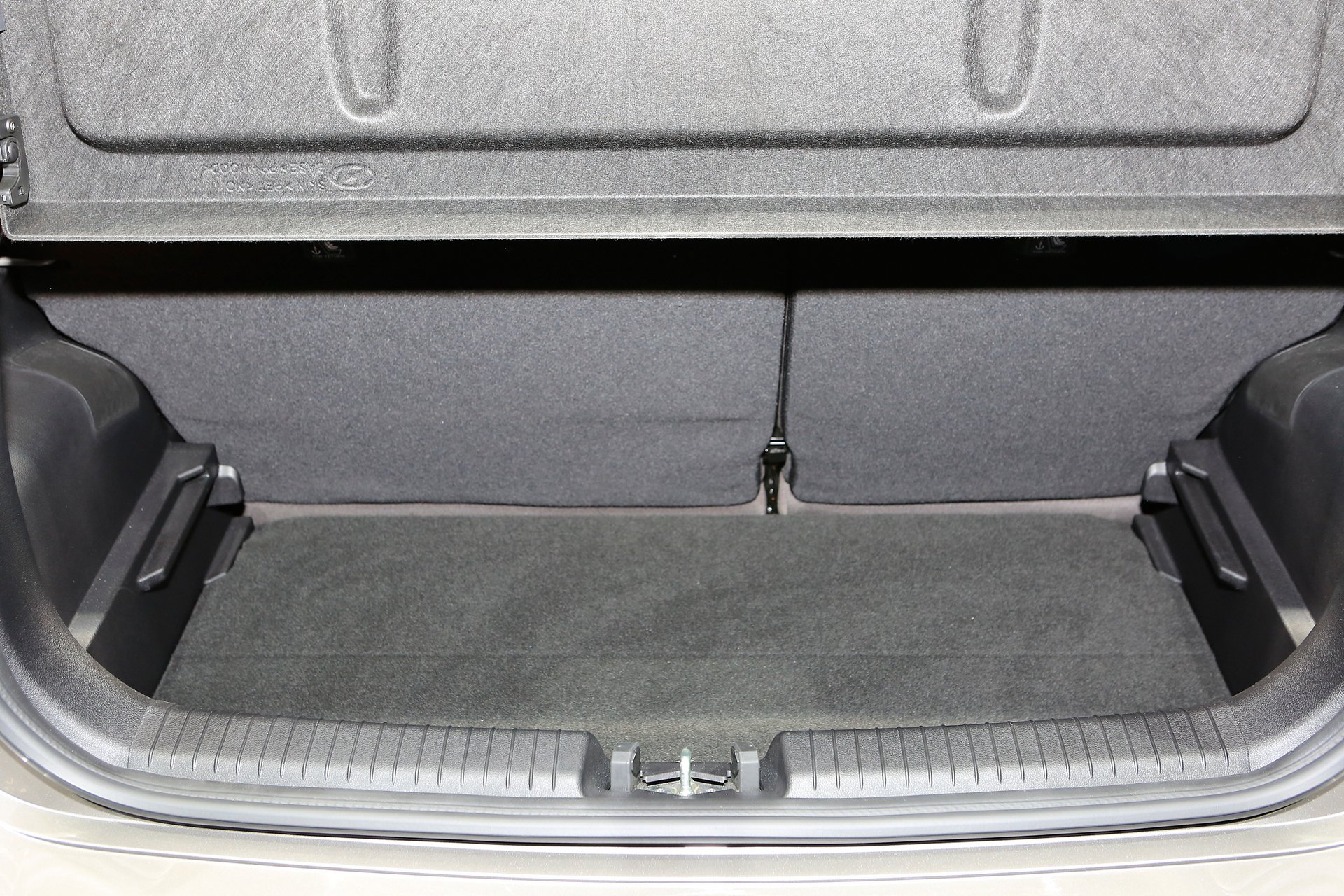 هيونداي i10 الجديدة تكشف نفسها بتصميم أنيق 4