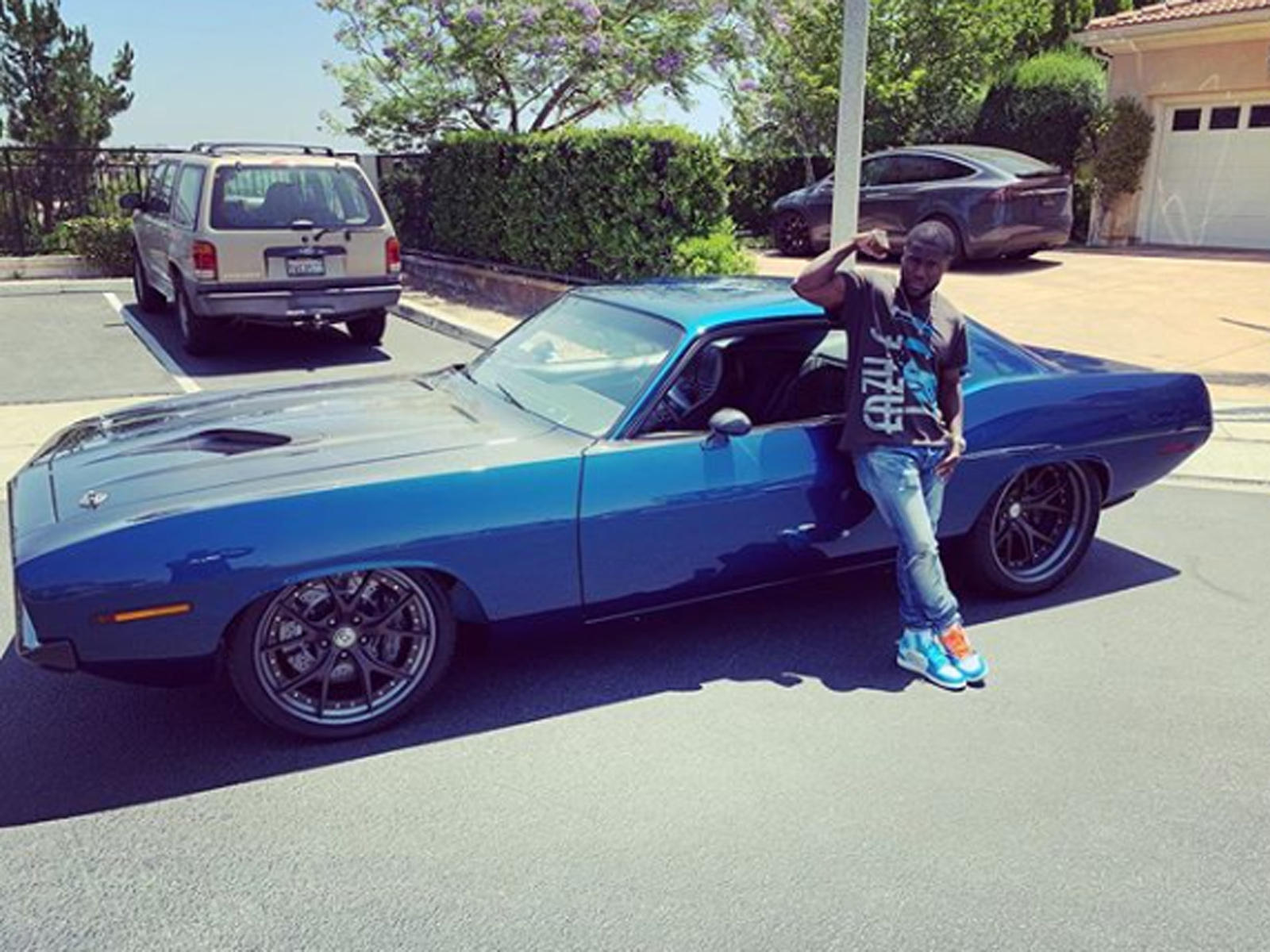 هل يغير حادث كيفن هارت قوانين سلامة السيارات في المستقبل؟ هل يغير حادث كيفن هارت قوانين سلامة السيارات في المستقبل؟ 1