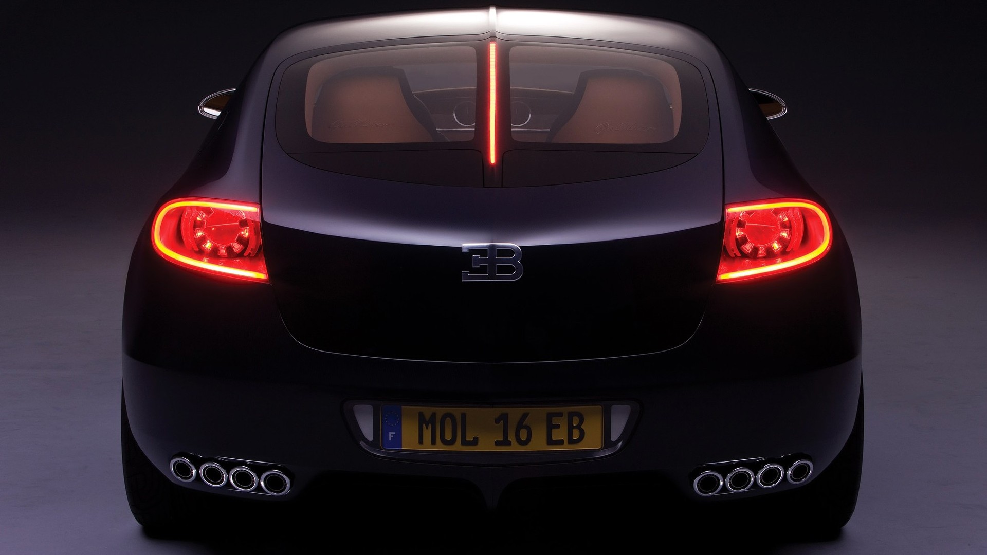 بوجاتي تريد صنع سيارة بأربعة أبواب.. وهذا ما تنتظره 9