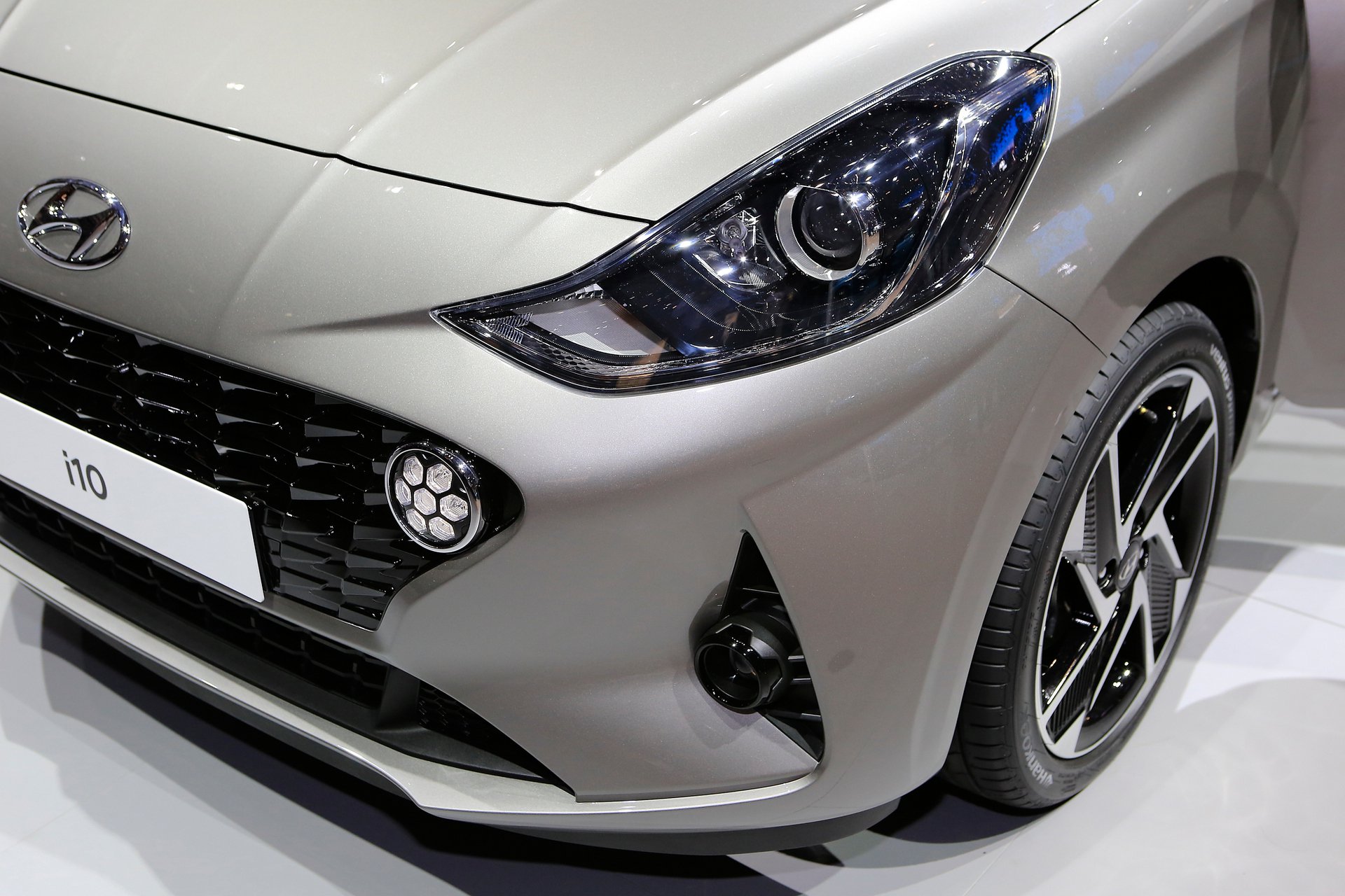 هيونداي i10 الجديدة تكشف نفسها بتصميم أنيق هيونداي i10 الجديدة تكشف نفسها بتصميم أنيق 12