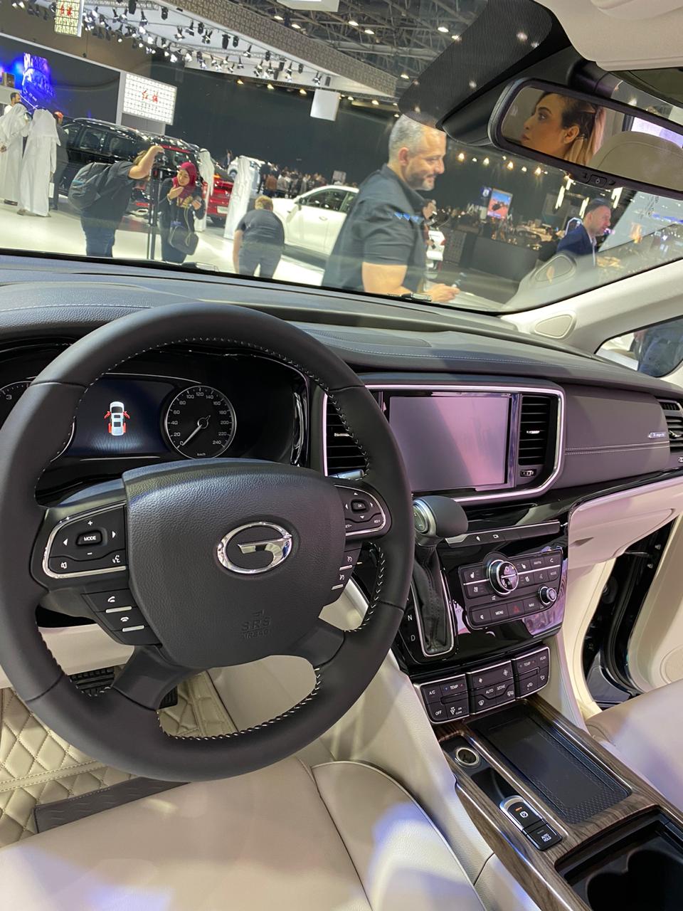 تجربة قيادة أفخم فان صيني من جي ايه سي الجميح GN8 + المواصفات والأسعار 6