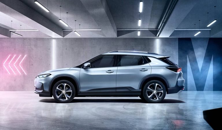 أول نظرة على شيفروليه بليزر وملينو 2020 الكهربائيتين بالكامل أول نظرة على شيفروليه بليزر وملينو 2020 الكهربائيتين بالكامل 1