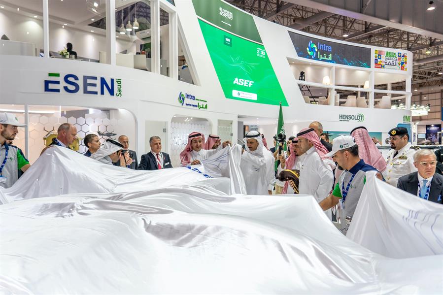 "بالصور" شاهد الطائرة بدون طيار المصنّعة بأيادٍ سعودية خالصة "بالصور" شاهد الطائرة بدون طيار المصنّعة بأيادٍ سعودية خالصة 4