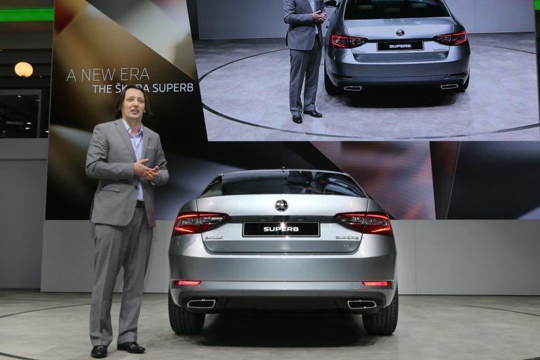 مصمم رولزرويس واودي يعود لإدارة تصميم علامة فولكس فاجن مصمم رولزرويس واودي يعود لإدارة تصميم علامة فولكس فاجن 6