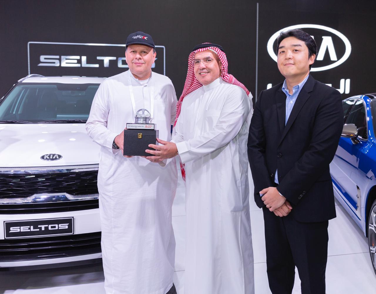 كيا الجبر تنهي معرض جدة بحصد الإعجاب والجوائز 2