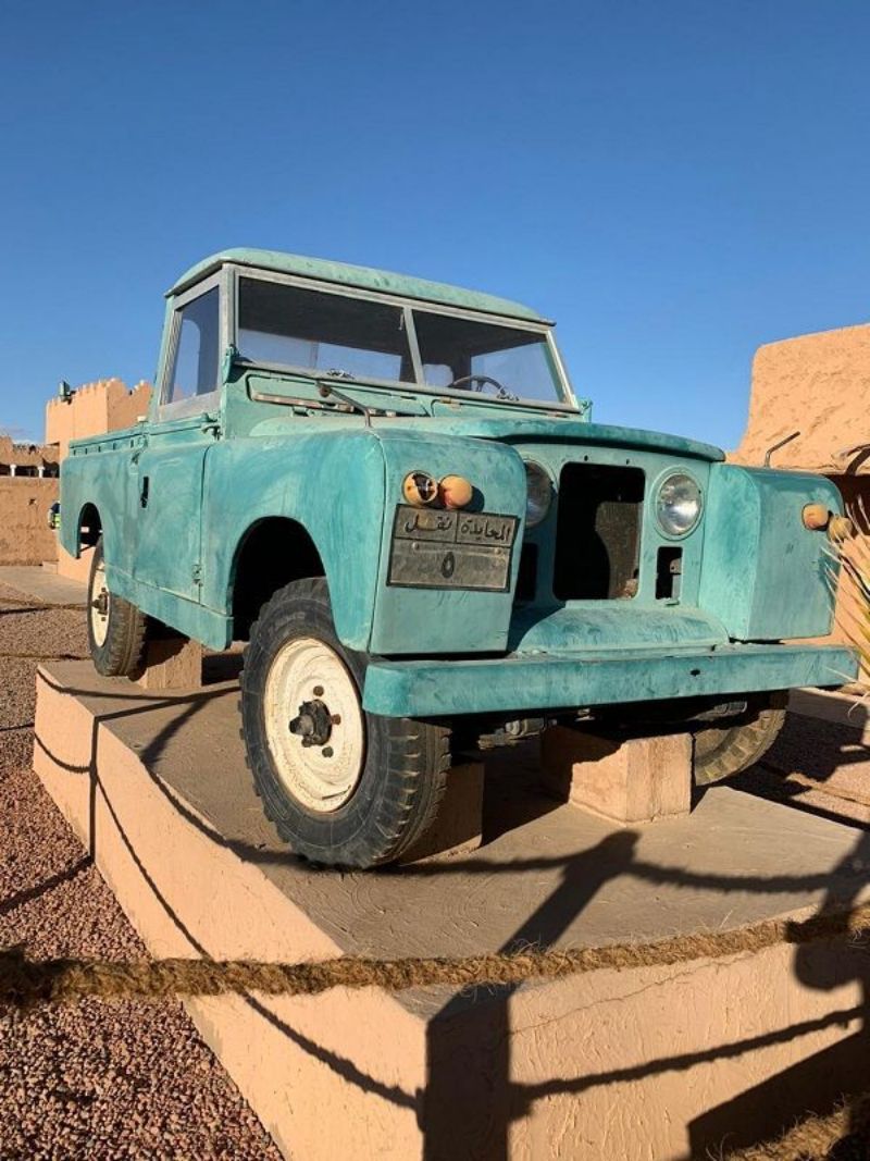 لاندروفر موديل 1948.. تمت مصادرتها قديماً وتعرض حالياً في موسم حائل! لاندروفر موديل 1948.. تمت مصادرتها قديماً وتعرض حالياً في موسم حائل! 1
