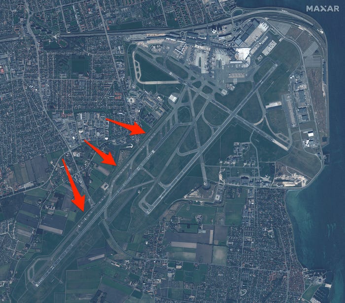 صور للطائرات المركونة في المطارات مع توقف الرحلات الجوية 8