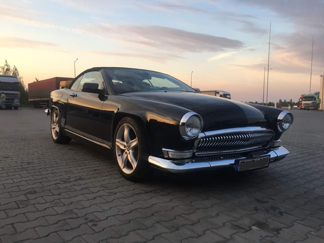 سيارات مقلدة بتصميم روسي كلاسيكي لأشهر السيارات الألمانية سيارات مقلدة بتصميم روسي كلاسيكي لأشهر السيارات الألمانية 4