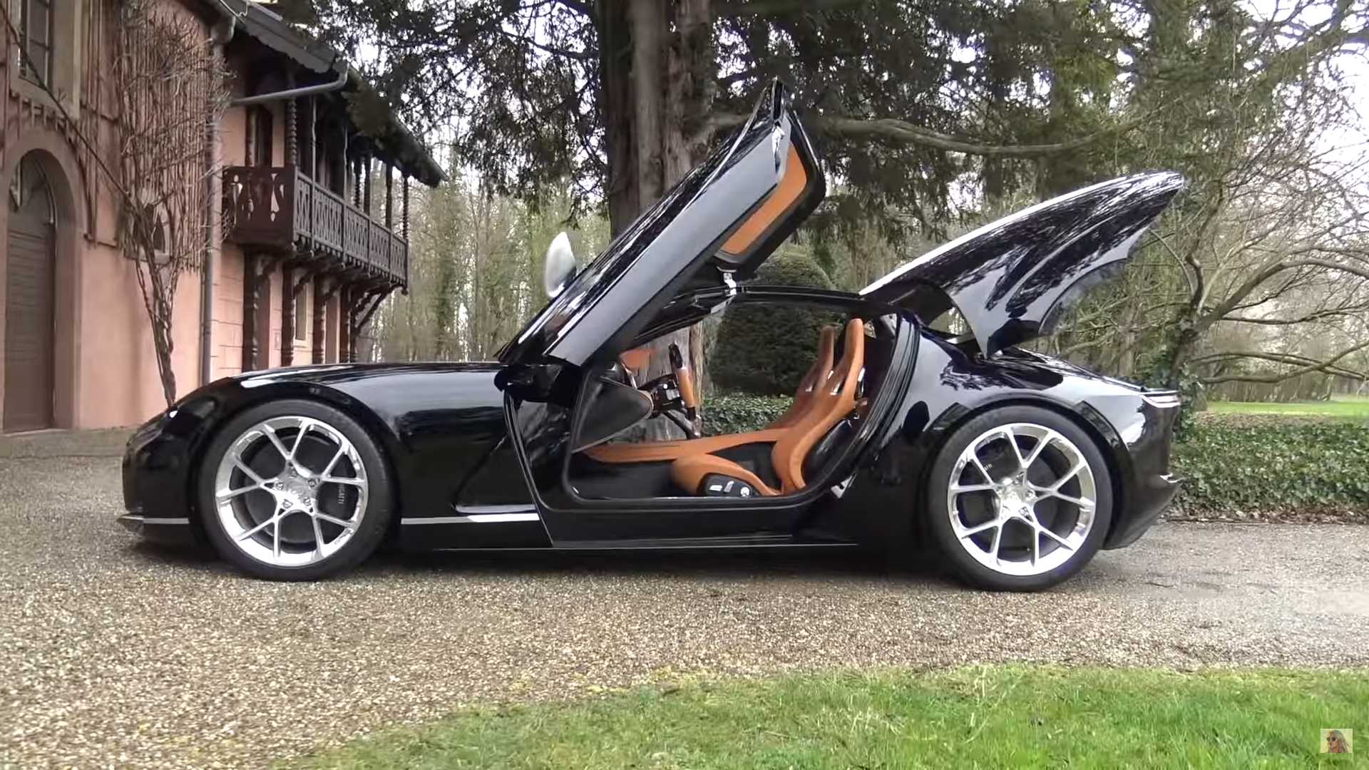 بوجاتي اتلانتيك تظهر في فيديو بعد مرور 5 سنوات على إخفائها سراً بوجاتي اتلانتيك تظهر في فيديو بعد مرور 5 سنوات على إخفائها سراً 1