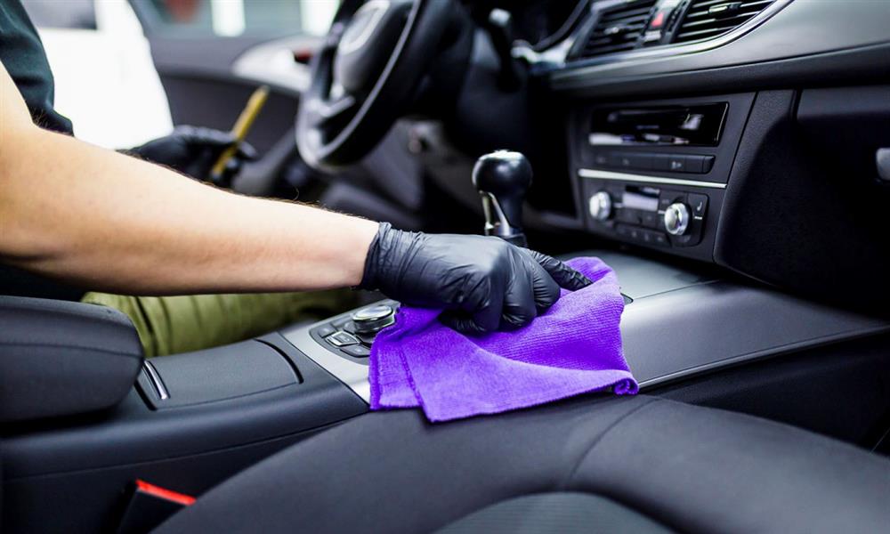 خطوات تنظيف وتعقيم السيارة من الفيروسات بالطريقة الصحيحة