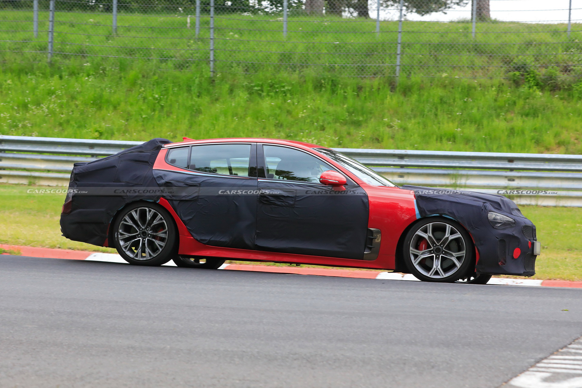 كريم حبيب رئيس تصميم كيا يكشف تفاصيل ستينجر 2021 فيس ليفت 4